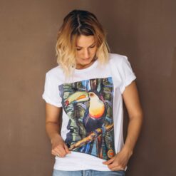 T-shirt met hele grote opdruk op de voorzijde maat M